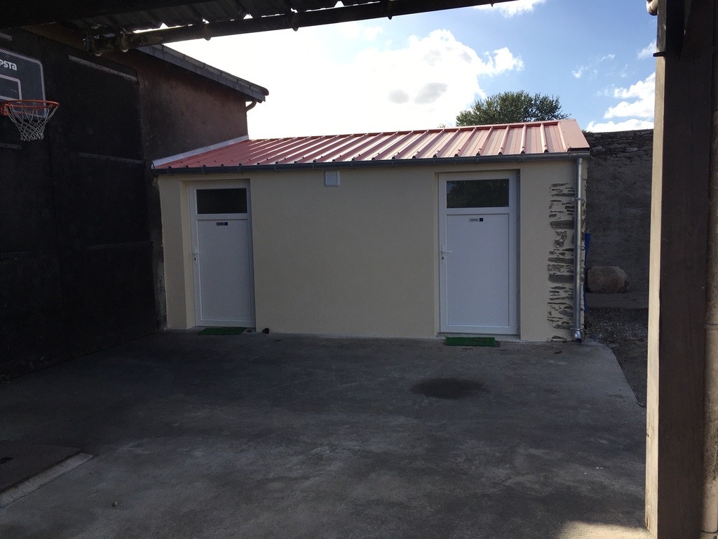 Transformation d'un bâtiment en sanitaire à Vertou (44120)